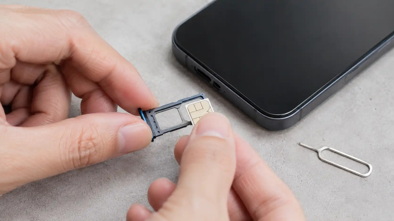 telefon-ne-vidit-sim-kartu-2